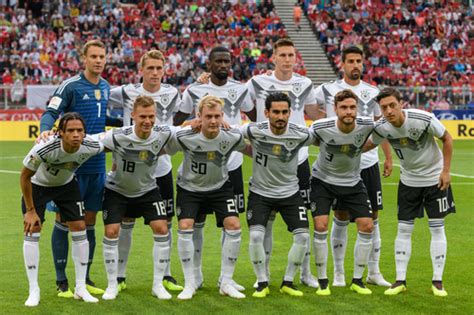 Bekijk afbeeldingen van hoge kwaliteit en volg de zoektermen '#allemagne foot'. Quiz Equipe d'Allemagne de foot | Sport, Loisirs