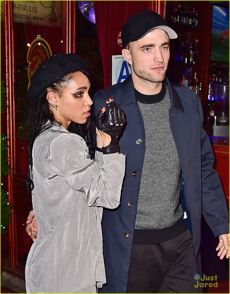 Robert Pattinson Supports Girlfriend Fka Twigs At Her Nyc Concert After Party Photo 740955