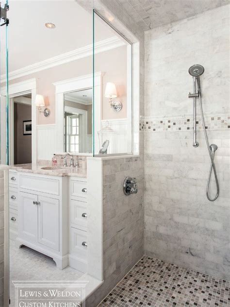 Walk in shower ~ no door. | shower tiles | Pinterest ...