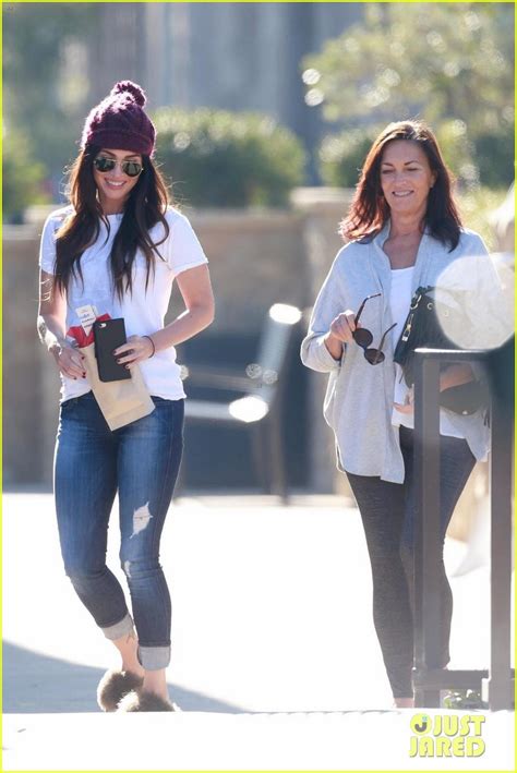 photo megan fox treats herself to lunch date with mom gloria 02 photo 4002950 just jared