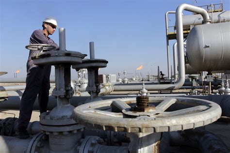 Falling Oil Prices Are Hurting Iraqs Fight Against Isis Threatening