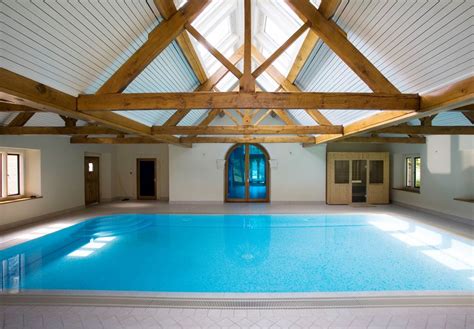As opposed to an outdoor one, an indoor pool offers privacy and year round swimming independent of the weather. Indoor Swimming Pool Ideas For Your Home - The WoW Style