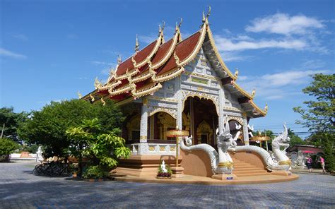 temple-nr-chiang-mai-thailand-3209-wallpapers13-com