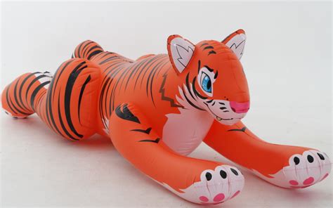 IW De Tiger Red Inflatable World CD