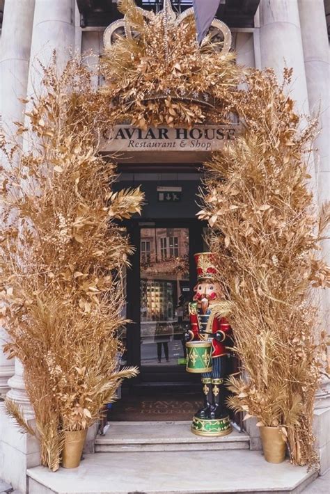 Easy & fast front porch garland ideas for christmas / christmas garland