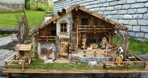 Handgefertigte Weihnachtskrippen gebaut von Alfredo in Alterilz bei
