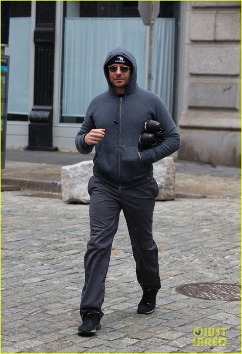 Bradley Cooper Steps Out After Suki Waterhouse Split Photo Bradley Cooper Photos