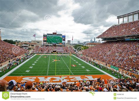 Texas football goes deeper into the week 4 college power poll to analyze our rankings of the best schools in texas. Texas Longhorns College Football Game Editorial Image ...