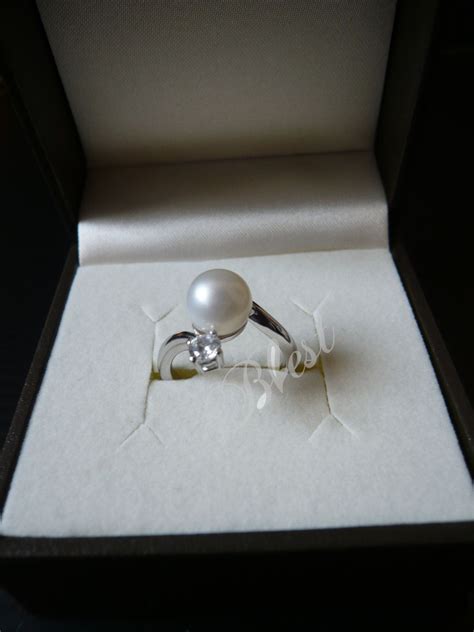 Https://tommynaija.com/wedding/dream About Pearl Wedding Ring