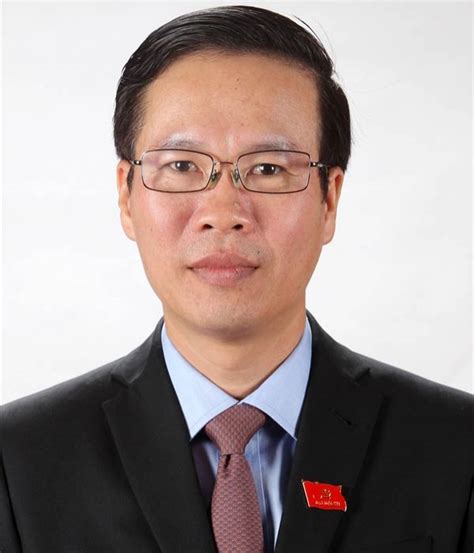 Thừa ủy quyền của bộ trưởng công an, giám đốc công an tỉnh thái bình đã trao quyết định với 9 cán bộ luân chuyển đến nhận công tác mới. Danh sách và tiểu sử Bộ Chính trị khóa XII