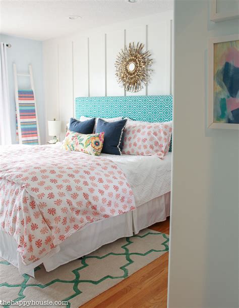 We had a blast down in so cal soaking up the sunshine and i spent an afternoon helping my oldest move into a new room. 19+ Coral Bedroom Ideas Collection - House Decor Concept Ideas