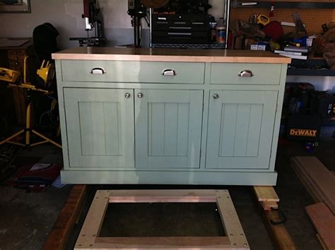 Love a white kitchen theme? Ana White | Kitchen Island - DIY Projects