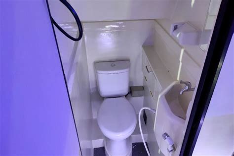 Foto Sudah Tahu Soal Air Yang Ada Di Toilet Bus Berasal Dari Mana
