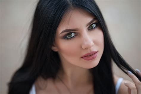 3840x2160 3840x2160 face model green eyes girl black hair woman wallpaper