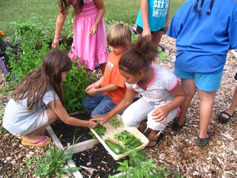 Literate For Life 5 Ways Gardening With Kids Increases