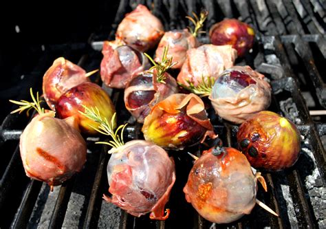 Grilled Figs With Prosciutto And Rosemary