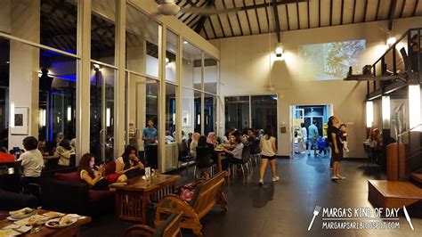 Lawangwangi creative space yang berada di jl. Restaurant Review: Lawangwangi Creative Art Space - Dago ...