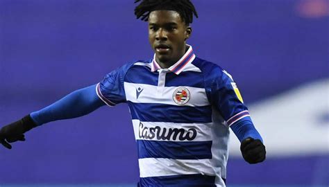 Der fc bayern hat omar richards verpflichtet. Die Bayern fragen bei einem Alphonso Davies-Backup an