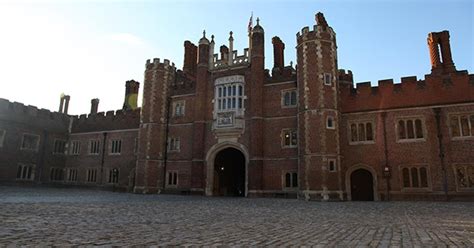 Pbs Secrets Of Henry The Viiis Palace Enter The Ultimate Pleasure Palace Hampton Court For