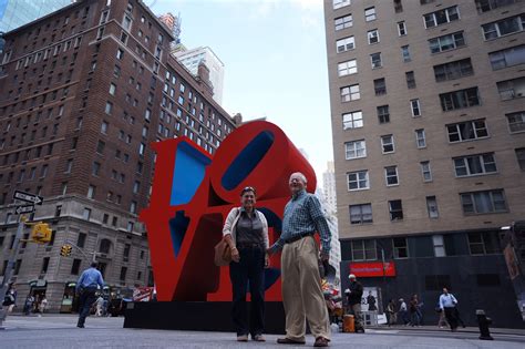 Escultura Love En New York Un Millón De Personas