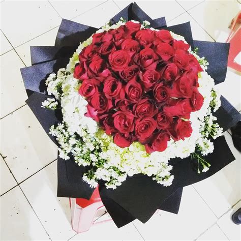 Gambar terkait dengan gambar bunga ros untuk kekasih. Paling Bagus 15+ Gambar Bunga Mawar Merah Untuk Kekasih ...