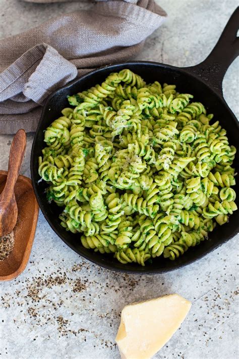 Spinach Pasta With Avocado Sauce Recipes Worth Repeating