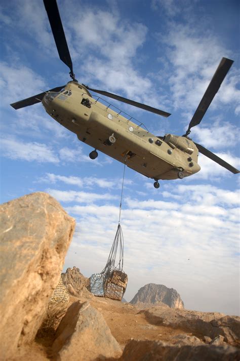 Ch 47 Chinook Helicopter Article The United States Army