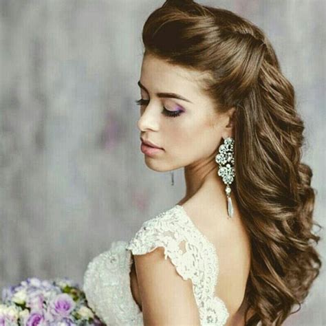 It provides women with a sophisticated and feminine look. 30+ Beach Wedding Hairstyles Ideas, Designs | Design ...