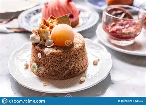 Baking a cake is not difficult, but some complications might arise when you are trying to bake the cake from scratch. Fluffy Sponge Cake Topping With Coffee Cream And Ice ...
