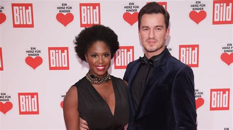 Hochzeitskleid motsi mabuse babygerücht live bei lets. Motsi Mabuse: "Let's Dance"-Jurorin hat heimlich ...