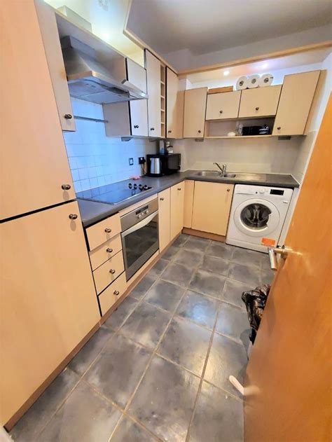 Midland housing ltd the letting specialists are delighted to offer this first floor two bedroom flat on stratford road, sparkhill. 2 Bedroom Apartment to Rent Stratford • 3WEBS.CO