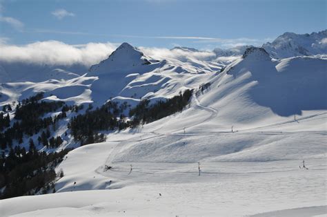 Retrouver le site officiel des 3 vallées et consulter les pages dédiées aux stations courchevel, la tania. Plan des Pistes de la Station de Ski Hautacam