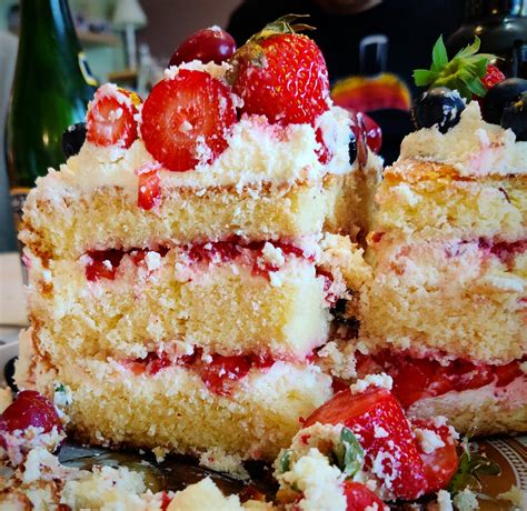 Génoise chantilly mascarpone citron et fruits rouges muffins cookies