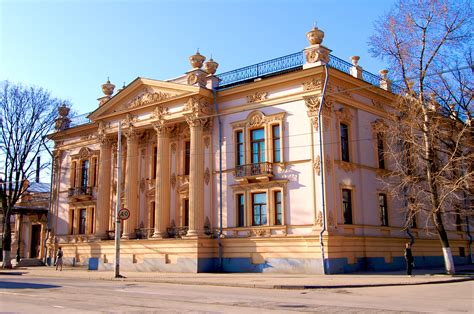Для районного центра, таганрог достаточно крупный город, в нем проживает порядком 250000 населения. Достопримечательности Таганрога Фото И Описание
