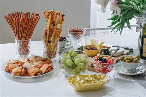 Wie stelle ich ein mediterranes Fingerfood Party Buffet zusammen