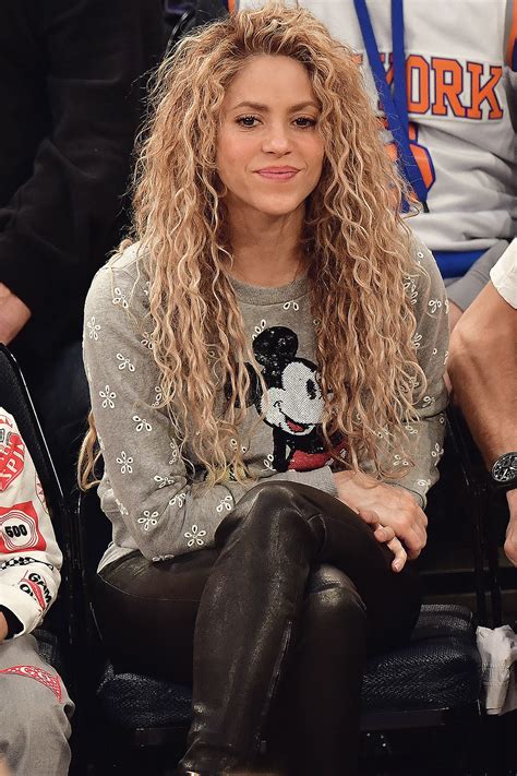 Video shakira fragrances / fragancias de shakira… video philanthropy / filantropía video el dorado video shakira, the new album video shakira live / shakira en vivo video sale el sol tour blogs video making of. Shakira attends the New York Knicks Vs Philadelphia 76ers ...