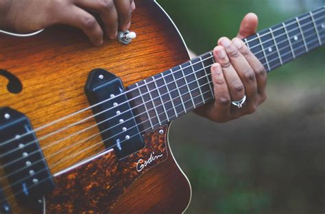 Guide To Guitar Rhythm Strumming Patterns For Beginners