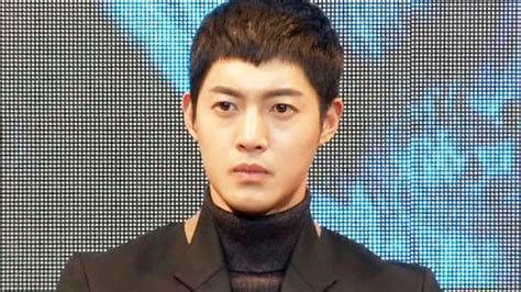 폭설로 시민 갇혔는데… tbs, 교통 긴급편성 않고 정치방송. 문화김현중, "상습적 폭행·구타 사실 아니다" | YTN