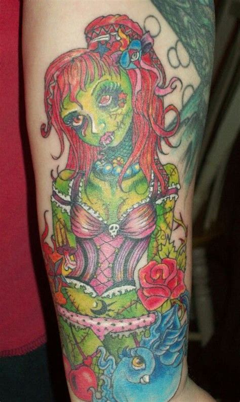 Digging On This One Hard With Images Zombie Tattoos Zombie Girl