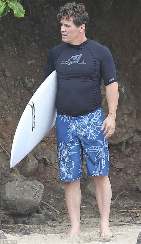 Josh Brolin Saves Surfer From Drowning In Hawaii By Helping Him To