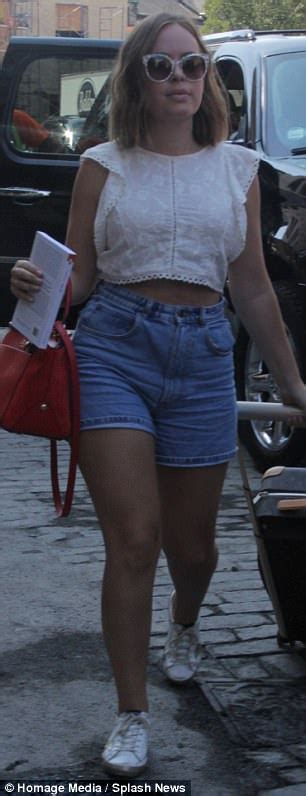 Chic Tanya Burr Puts On A Leggy Display In New York Daily Mail Online