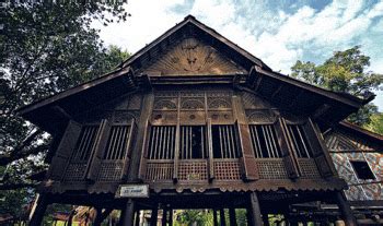 Beautiful island with beautiful sea life and corals, spectacular turquoise blue water and white sandy great for di. Malay house - Wikipedia