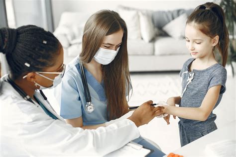 Pediatric Medical Assistant Salary Job Outlook Training And Duties