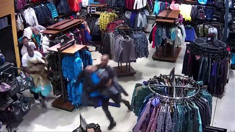 Group Of Shoplifters Steals More Than 30000 Of Clothes From North Face Outlet In 30 Seconds