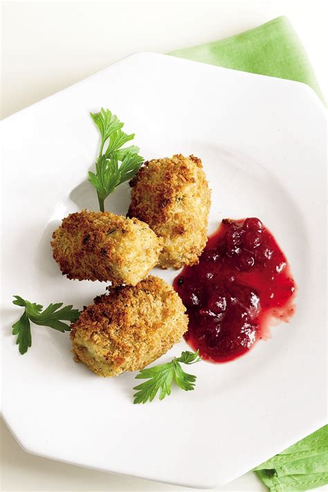 Includes stuffing, cooked turkey, chicken broth, chopped celery, chopped onion, olive oil, seasoning salt, flour, eggs, water, seasoned bread crumbs. Turkey Croquettes | Recipe | Turkey croquettes, Croquettes ...