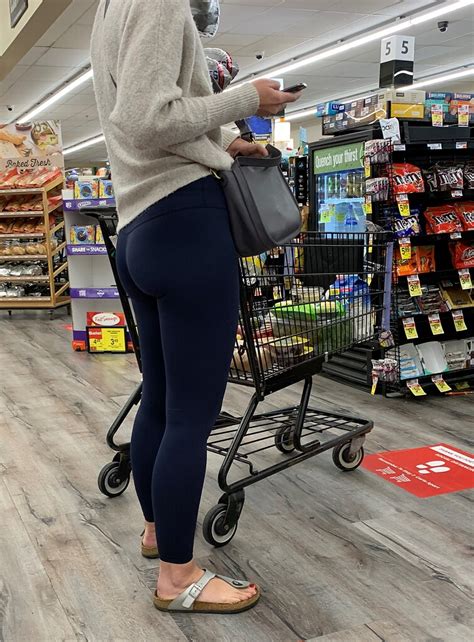 Tall Hottie At The Grocery Store Looking Sexy In Some Navy Blue Leggings Spandex Leggings