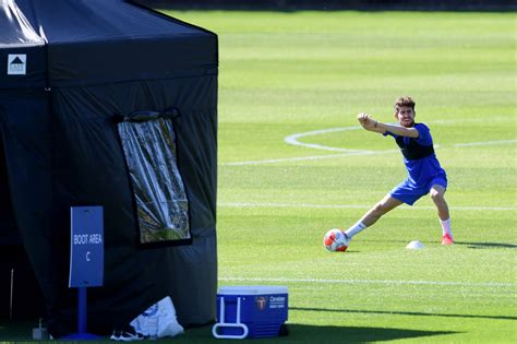 Fill in patchy areas & improve beard appearance. petition for jorgi to keep the beard? : chelseafc