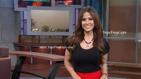 Jackie Guerrido Weather Report On Primer Impacto YogaFrogCaps Jackie Guerrido