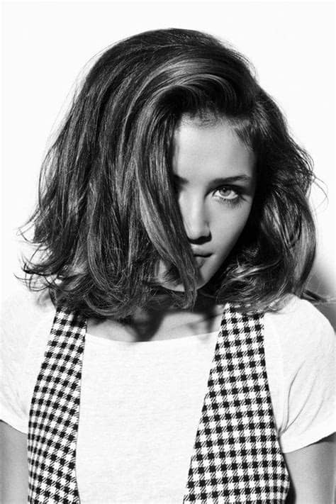 Coiffure : Comment porter le carré plongeant long ...