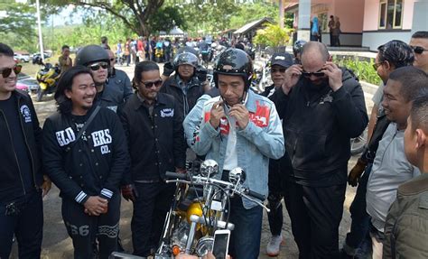 We did not find results for: Aksi Presiden Naik Motor Chopper saat Tinjau Program Padat ...